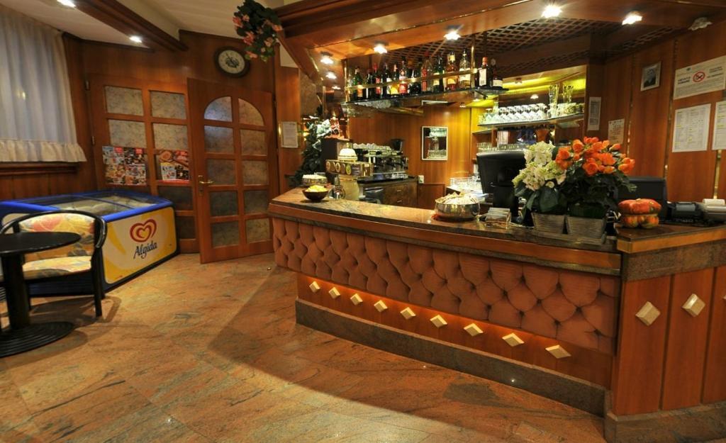 Hotel Vela Trento Esterno foto